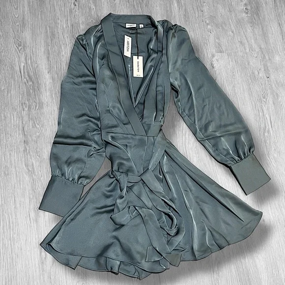 NWT Babaton Hyde Satin Wrap Mini Dress – Slate Gray – Size Small - Picture 2 of 8